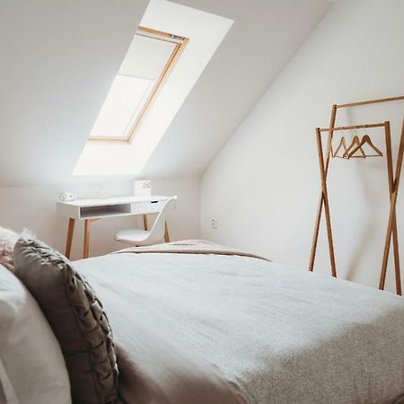 Center City Charming Loft Apartment Caşonia Exterior foto