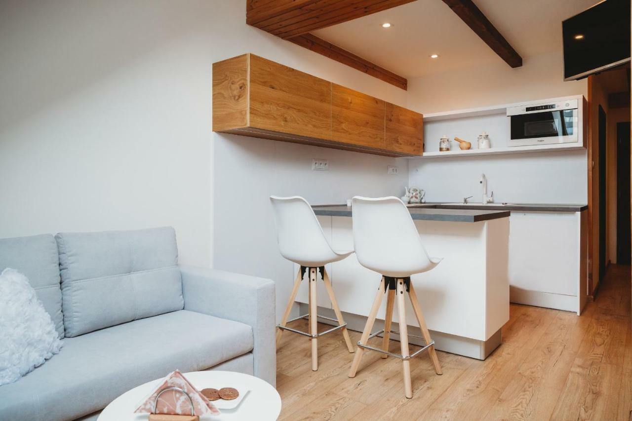 Center City Charming Loft Apartment Caşonia Exterior foto